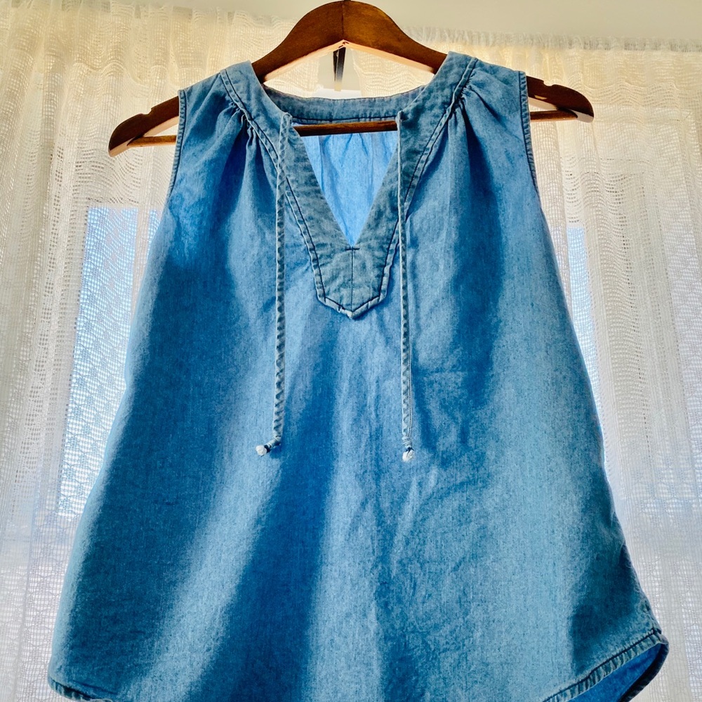 Old Navy sleeveless denim top
